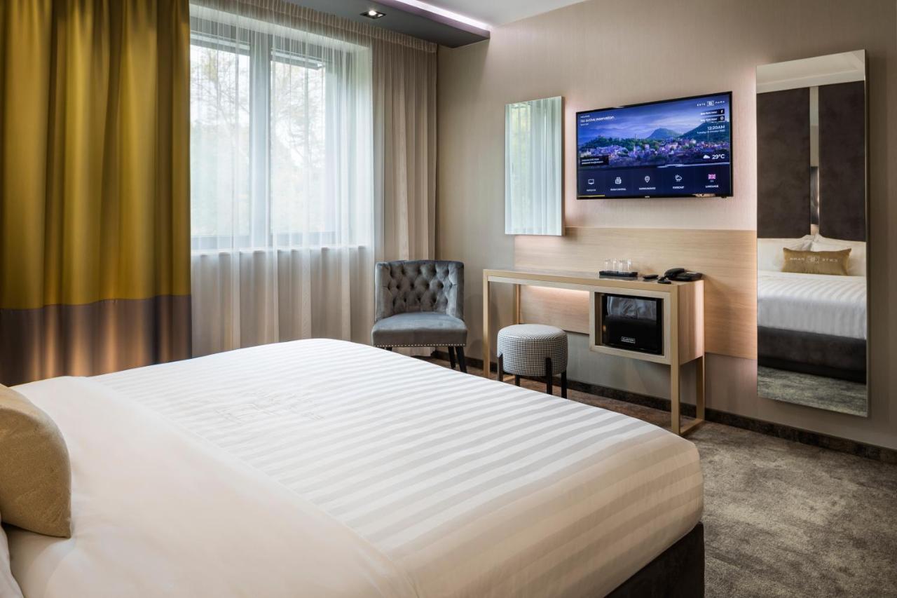 -- Este Park Hotel -- Part Of Urban Chic Luxury Design Hotels - Parking & Compliments - Next To Shopping & Dining Mall Φιλιππούπολη Εξωτερικό φωτογραφία